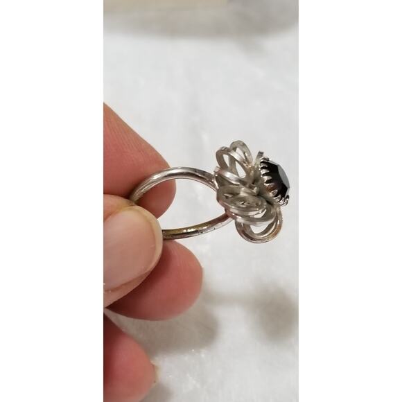 Sarah Coventry adjustable wore on inside bottom 1.1569 - Picture 9 of 10